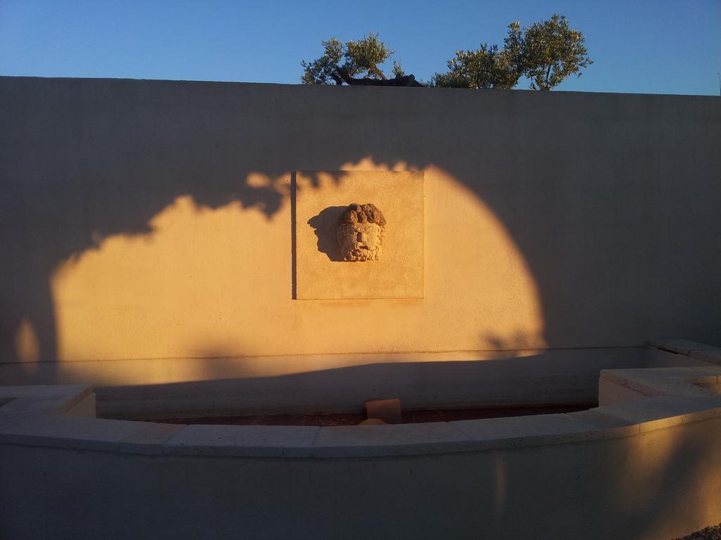 Bed and Breakfast Lamanderie En Provence Alleins Exterior foto