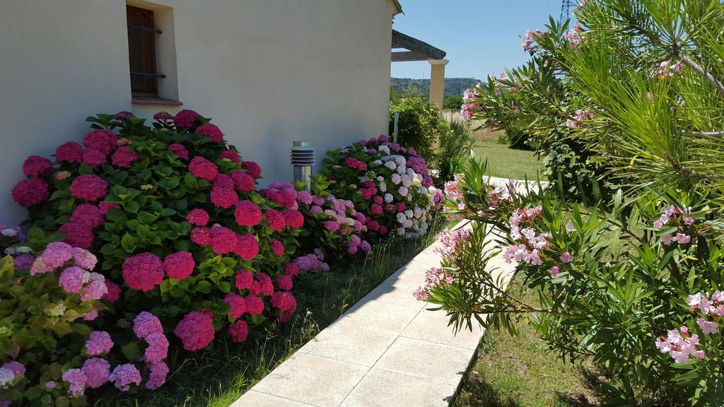 Bed and Breakfast Lamanderie En Provence Alleins Zimmer foto